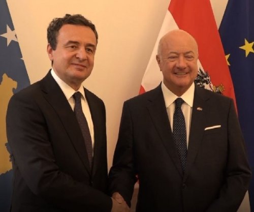 Kurti takohet me kancelarin austriak, në fokus bashkëpunimi dhe integrimi evropian