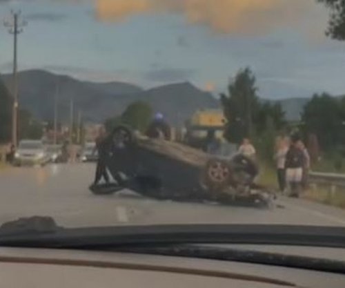 Përmbyset vetura pas një aksidenti në Korçë, lëndohet një person