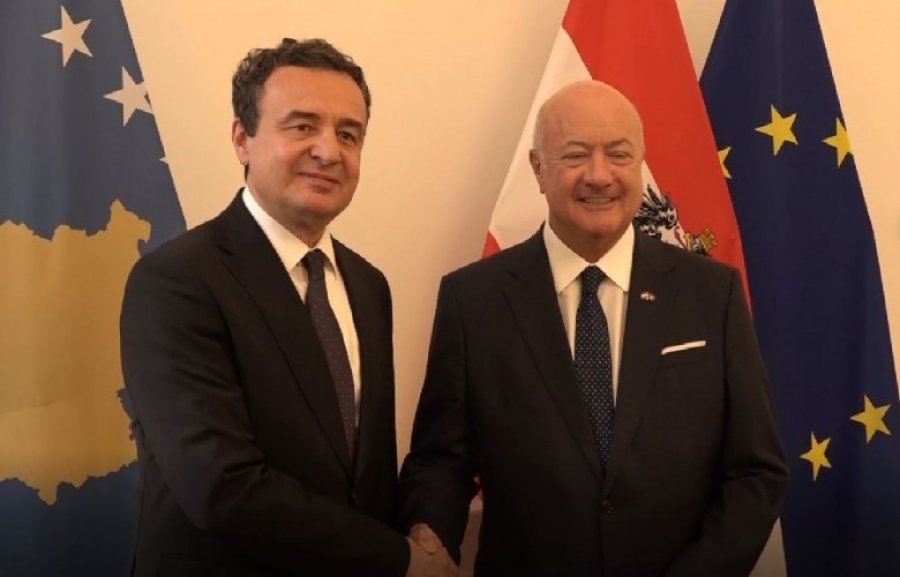Kurti takohet me kancelarin austriak, në fokus bashkëpunimi dhe integrimi evropian