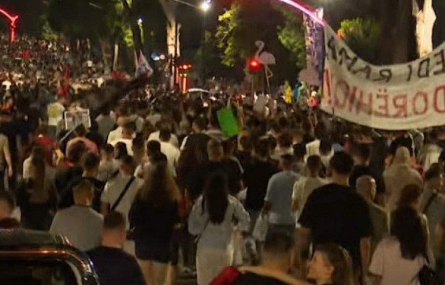 Dita e 10 të e protestave në Shqipëri  kërkohet shfuqizimi i tre ligjeve