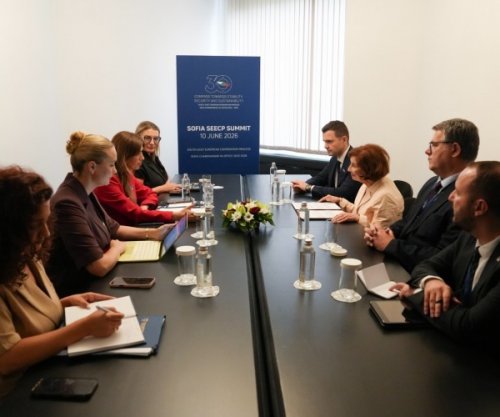 Haxhiu takon presidenten e Maqedonisë së Veriut në Sofje