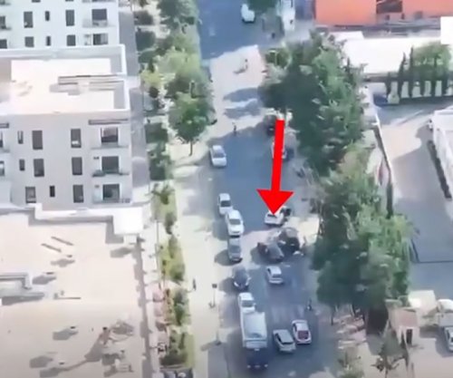 Goditet grupi kriminal që shiste armë dhe municion në Tiranë, katër të arrestuar [video]