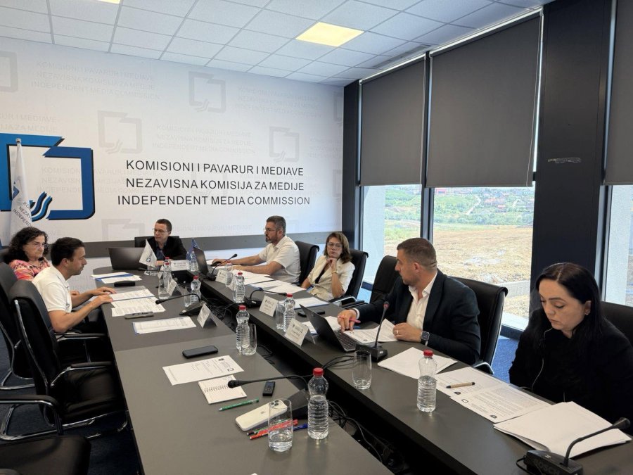 AGK ja shprehet e alarmuar nga paralajmërimi i KPM së për mbylljen e  Debat Plusit 