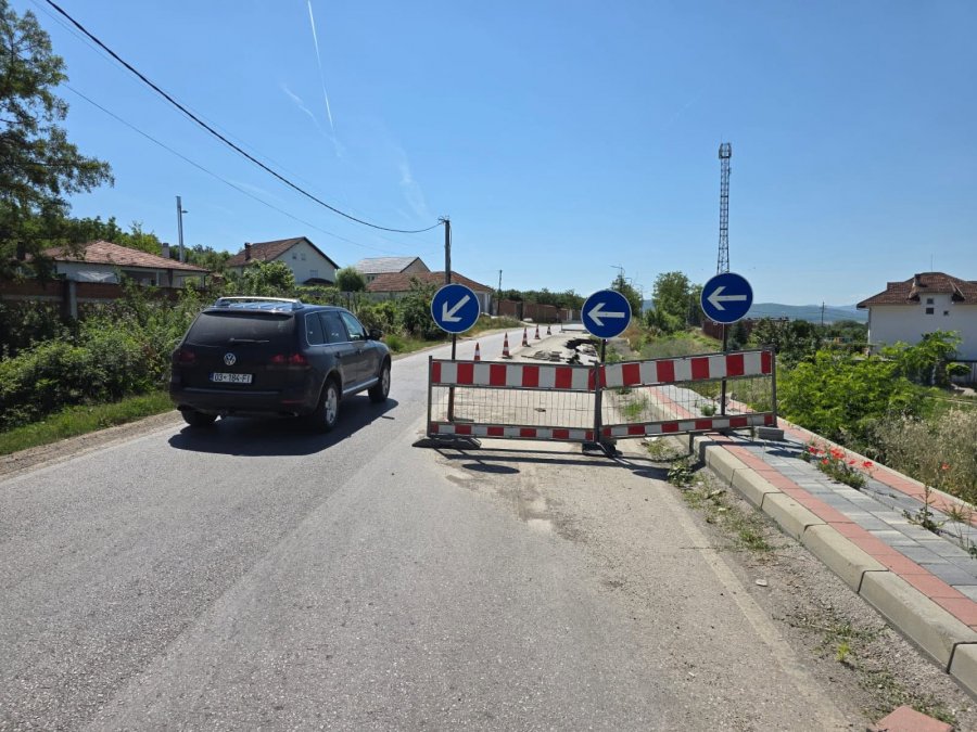 Ministria thotë se ka nis punimet për stabilizimin e rrëshqitjes së dheut në rrugën Klinë Gurrakoc