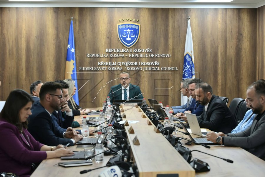kgjk-ja-te-premten-do-ta-shqyrtoje-kerkesen-e-doreheqjeve-te-gjyqtareve-serbe