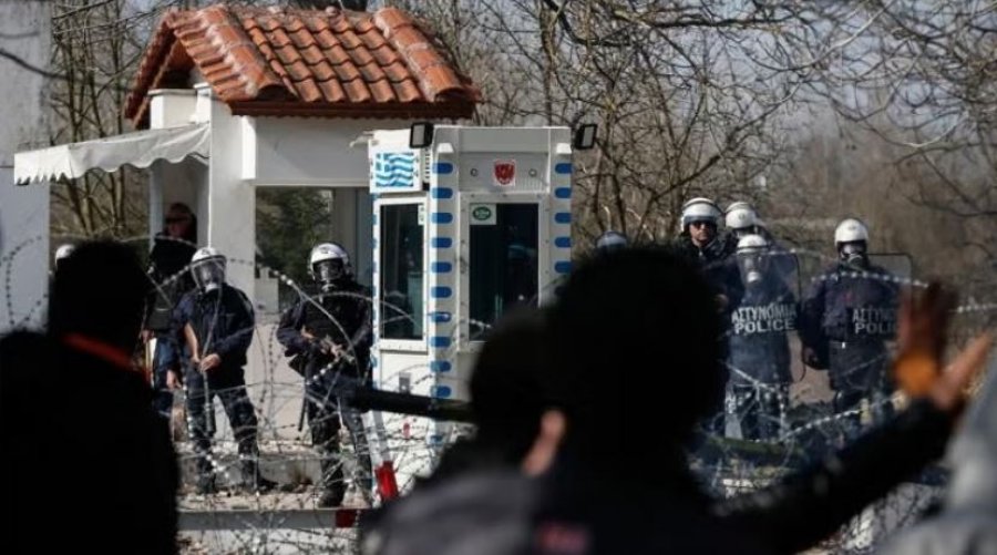 30-vjecari-nga-maliqi-denoncon-dhunen-nga-policia-greke-me-ngaterruan-me-nje-person-tjeter