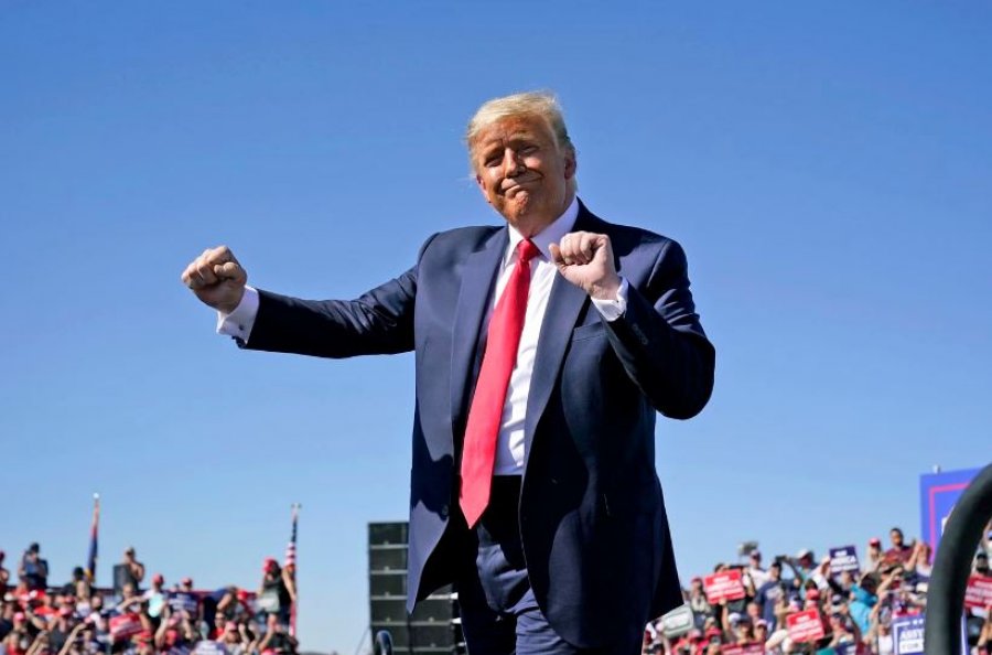 Trumpi sot feston ditëlindjen