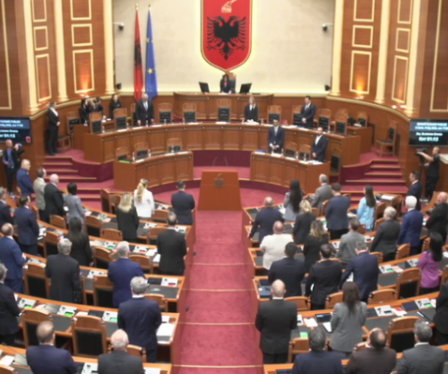 Kuvendi i Shqipërisë miraton amnistinë penale, 466 të dënuar do të lirohen