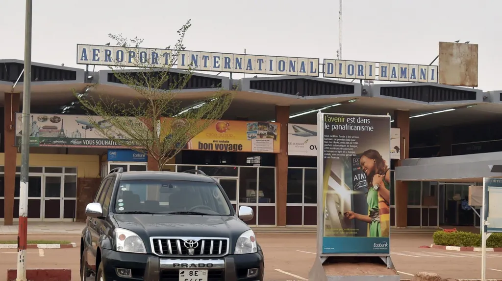 Sulm i përgjakshëm në aeroportin kryesor të Nigerit  35 të vdekur