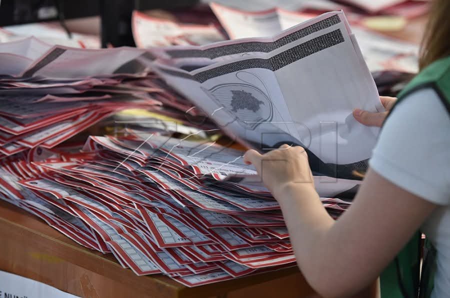 Diaspora ndryshon hartën politike  pesë mandate për Vetëvendosjen