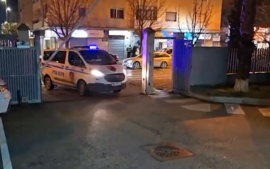 Vrasje në Rrogozhinë  25 vjeçari godet me thikë fqinjin