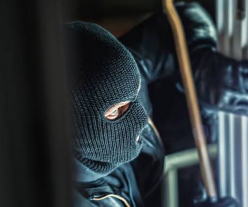 Grabitje me thikë në një pompë derivatesh në Prishtinë, hajnat marrin mbi 2500 euro
