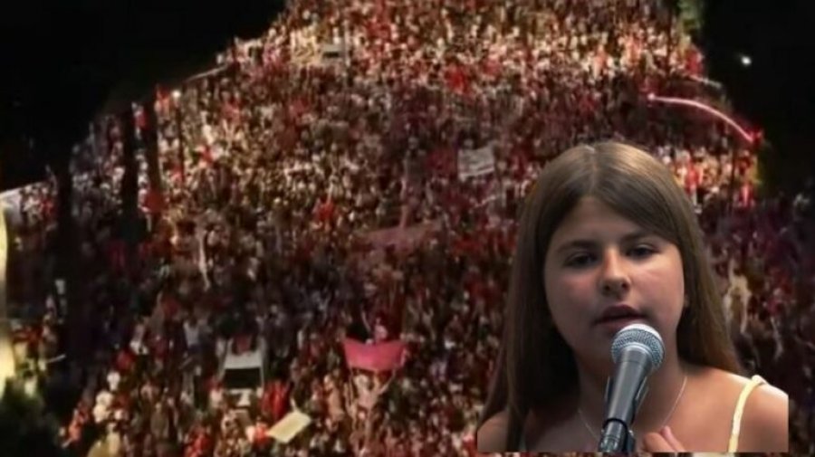 Tre javë revoltë   Diaspora kryefjala e protestës së 21 të  vargjet emocionuese të vogëlushes  Gjuhën e nënës shqipe e kam  jam krenar se shqiptar jam   video 