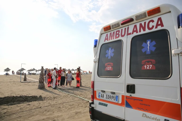 Ngjarje e rëndë në Durrës  një 11 vjeçar mbytet në det