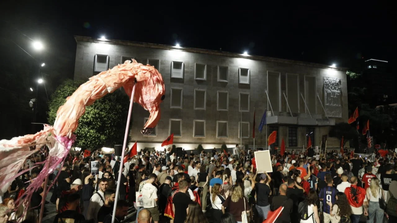 Rama thirrje protestuesve: Unë jam miku, jo armiku juaj