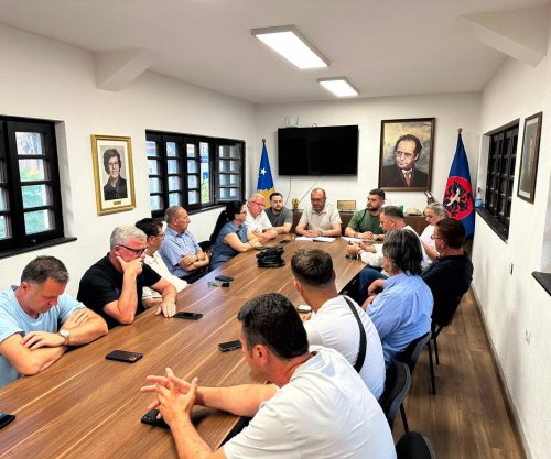 Shtohet presioni ndaj Abdixhikut, edhe Dega II në Prishtinë kërkon largimin e tij