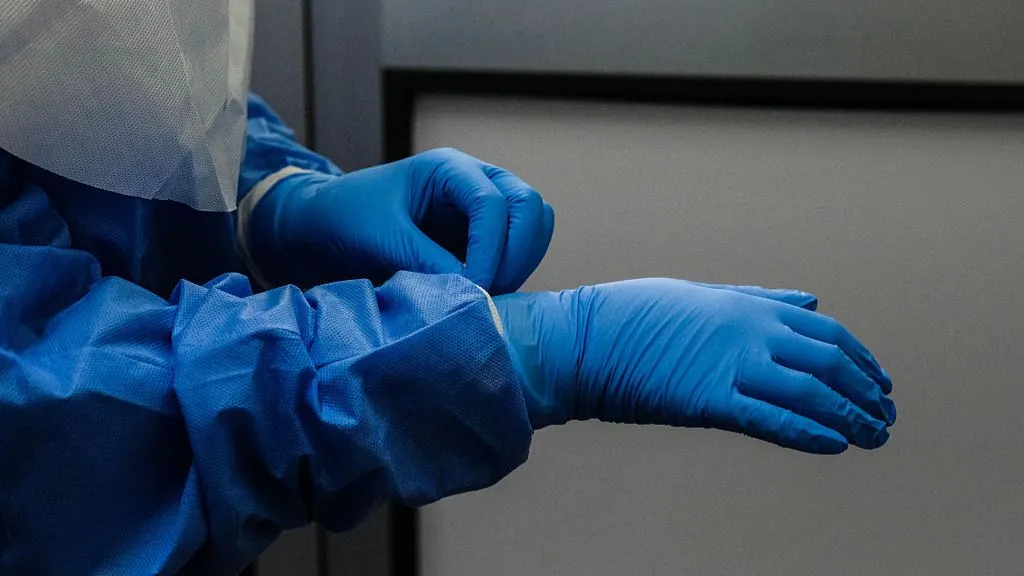 Franca konfirmon rastin e parë me Ebola