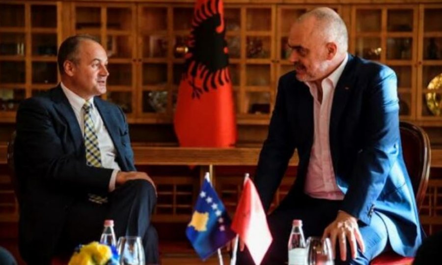 Hoxhaj: Arritjet e Shqipërisë nuk duhet të rrezikohen nga aventura politike