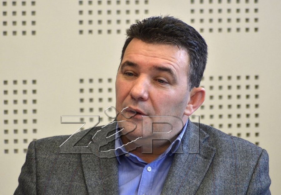 Specialja ia ndalon Haxhi Shalës të shkoj për pushime me familjen në Shqipëri
