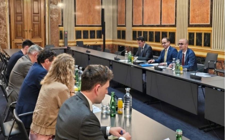 Ahmeti takoi deputetët austriak për marrëdheniet dypalëshe me Kosovën