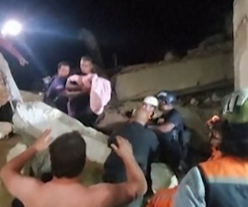 Foshnja 18-ditëshe nxirret e gjallë nga rrënojat në Venezuelë, shpëtohet edhe nëna e saj