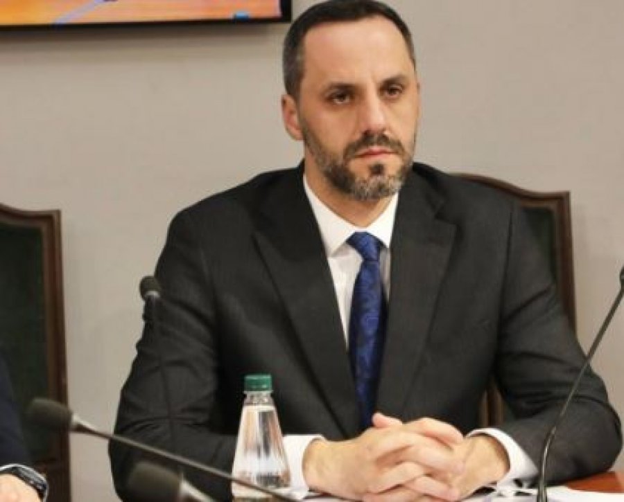 Ministri Lamallari: Mund të shpallen persona të tjerë “Non Grata”