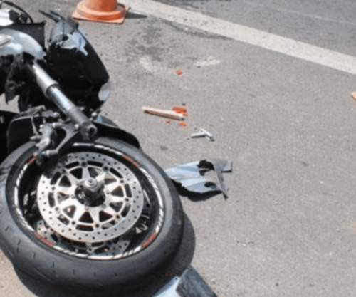 Motoçiklisti përplaset me një veturë në Novoselë, përfundon në spital