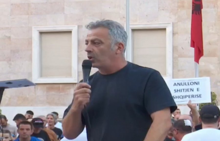 Protestuesit në Tiranë përsërisin kërkesën për dorëheqjen e Ramës