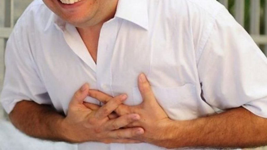 Katër pijet që duhet të pini çdo ditë nëse keni probleme me zemrën