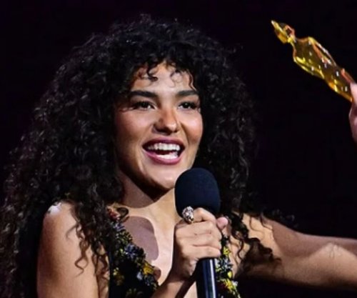 Çmimet BRIT 2026: Olivia Dean triumfon me katër çmime