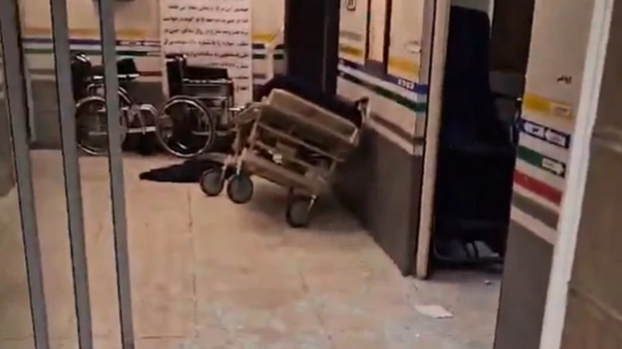 Goditet spitali në Teheran