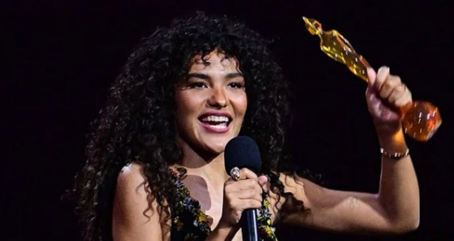 Çmimet BRIT 2026  Olivia Dean triumfon me katër çmime