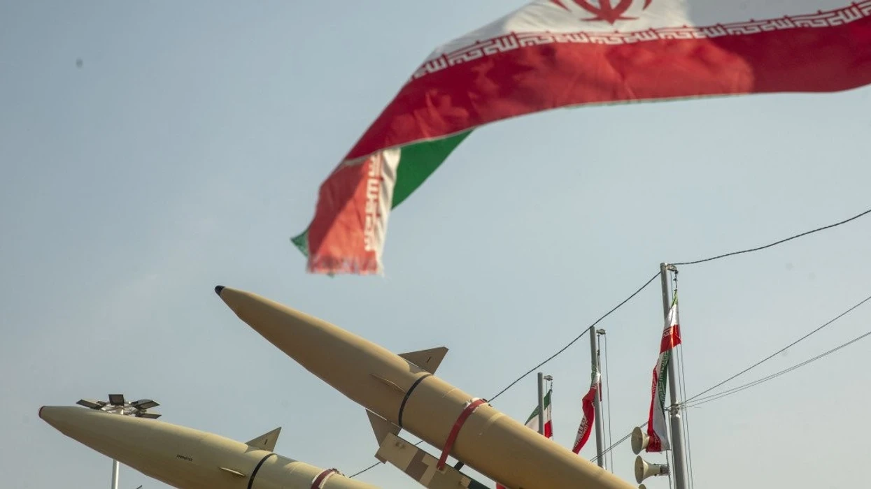 Mbretëria e Bashkuar, Franca dhe Gjermania mund të përdorin “veprime të nevojshme mbrojtëse” ndaj armëve të Iranit