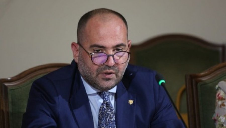 1500 shqiptarë në Dubai, ambasadori Kurtezi: Nuk ka vend për panik