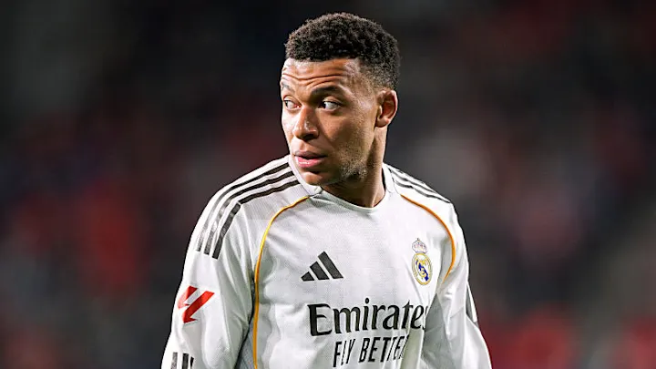 Mbappe, në Paris për trajtim të lëndimit