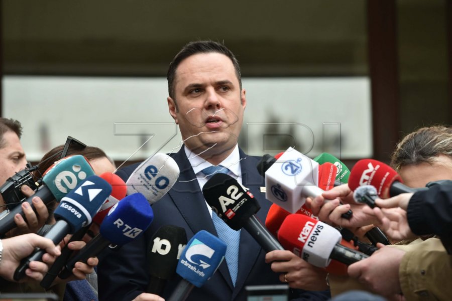 Abdixhiku  Nëse nga LVV ja dhe PDK ja vendosin të garojnë për president  shkojmë në zgjedhje