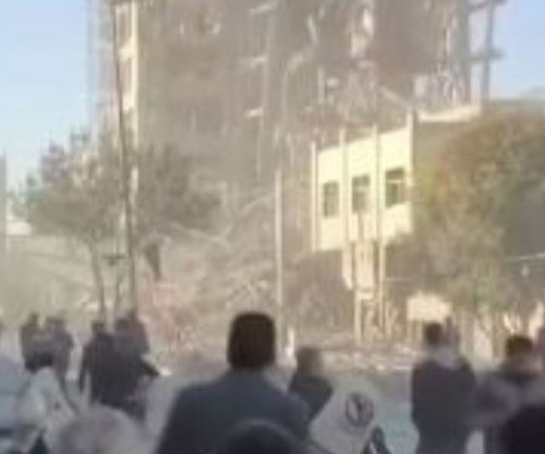 Sulmet ajrore shkatërrojnë ndërtesën, mbaheshin takimet e zyrtarëve iranianë