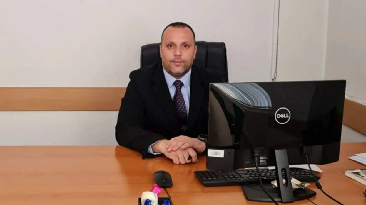 Kuvendi i Gjilanit heq gjobat për regjistrimet e vonuara të lindjeve dhe vdekjeve