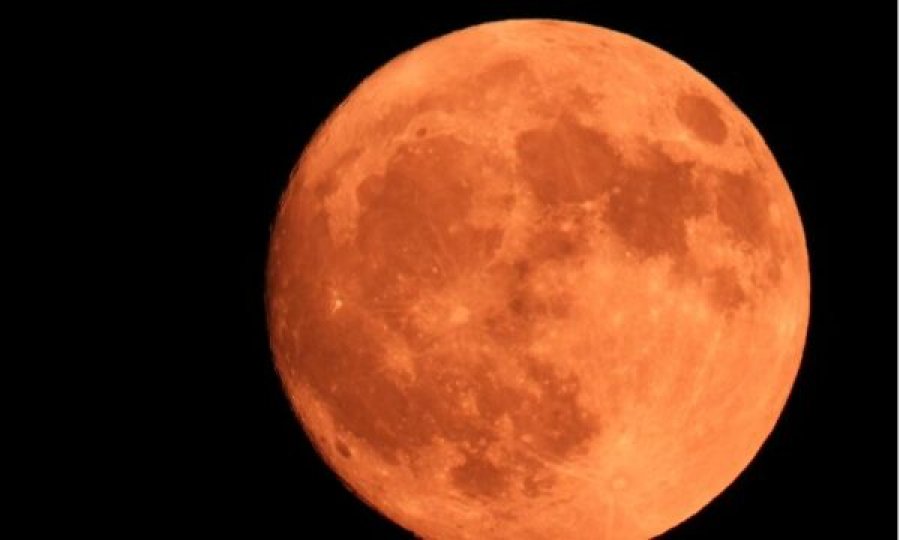 Sonte ndodh “hëna e përgjakur”, një pamje që s’do ta shohim deri në vitin 2028