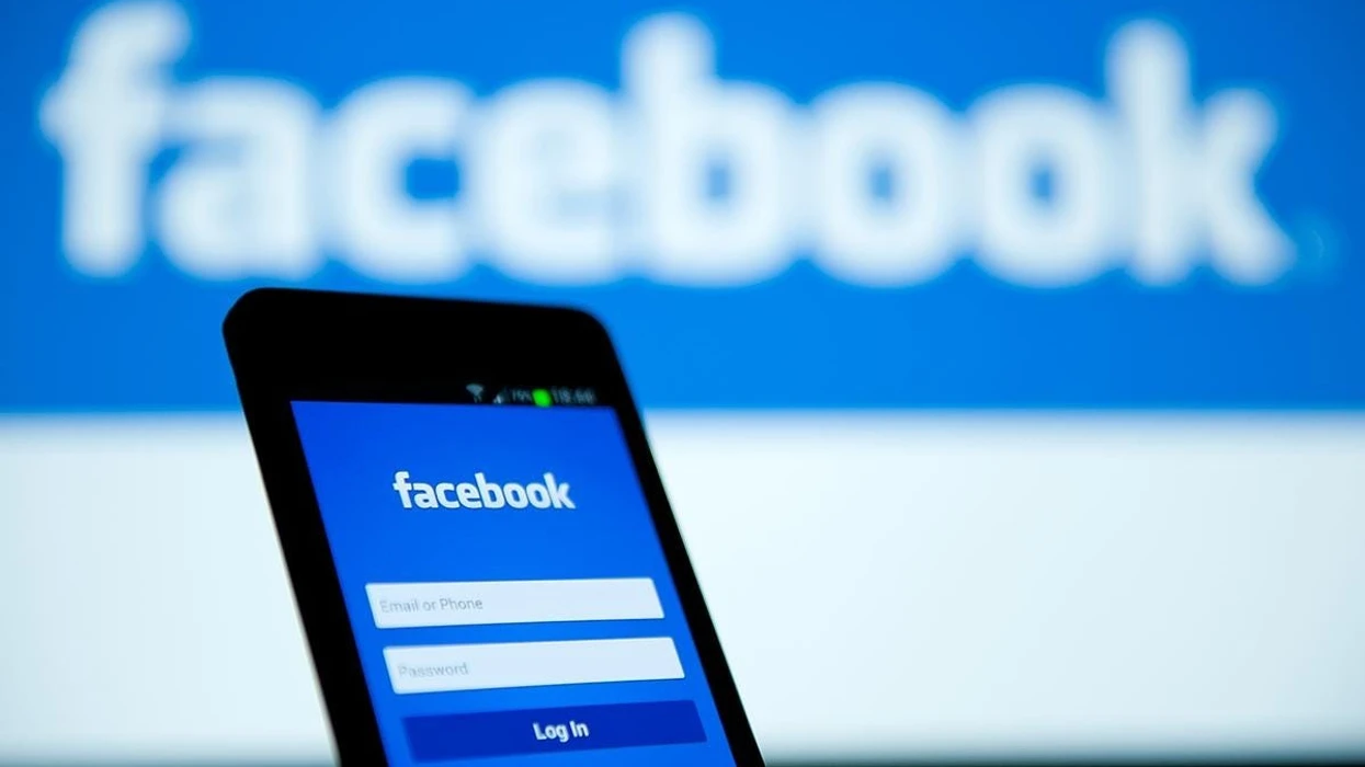 Facebook u jashtë funksionit për mijëra përdorues