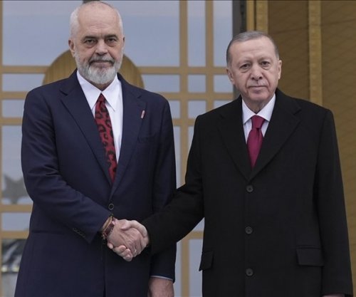 Shqipëria dënon sulmin raketor të Iranit në Turqi