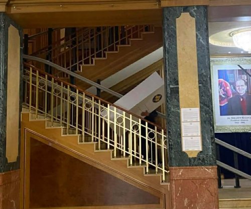 Përgatitje për votimin e presidentit, kutia e votimit dërgohet në sallën e Kuvendit