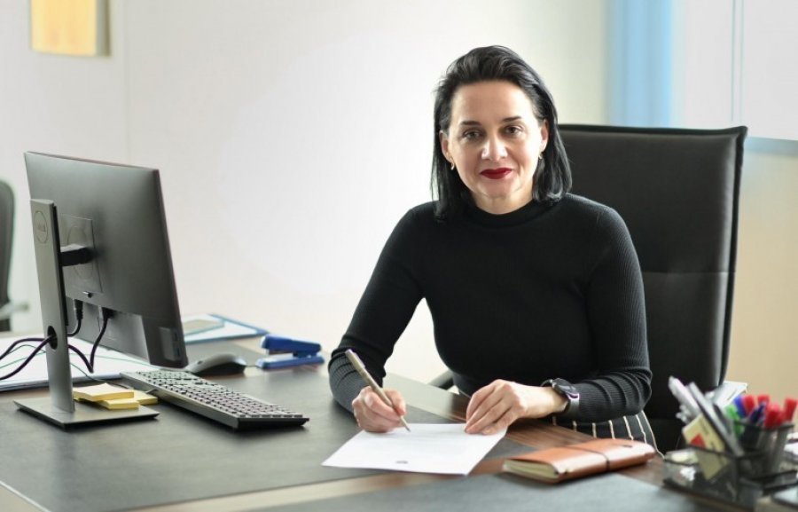 Ministrja Pacolli ndalon ndërtimet pa leje në parqet kombëtare