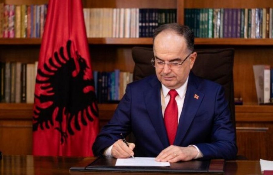 Begaj dekreton ndryshimet në Qeveri