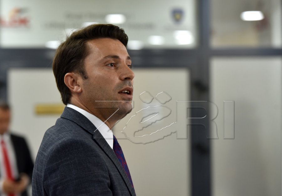 Deputeti Rrustemi i reagon këshilltares së Osmanit