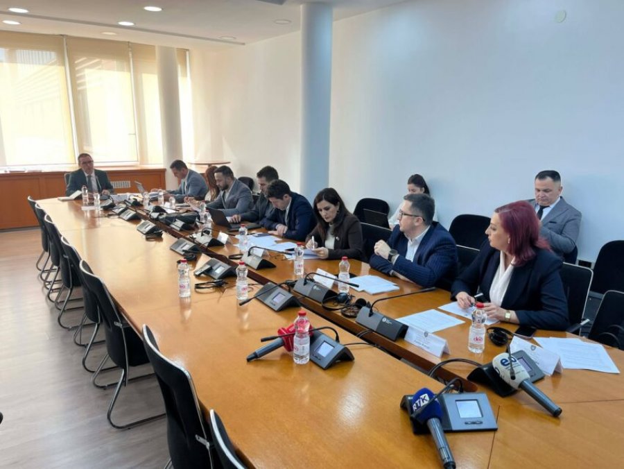 Nuk kalon kërkesa e LDK-së që në Komisionin për Buxhet të raportojnë ministrat