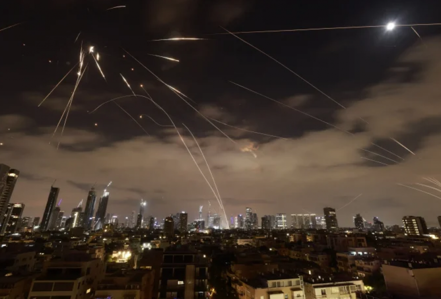 Irani intensifikon sulmet  paralajmëron SHBA në për pasoja pas fundosjes së anijes ushtarake