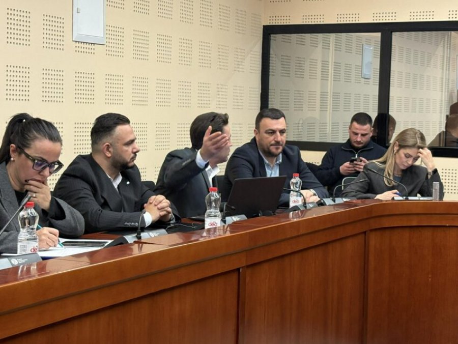 Komisioni për Legjislacion miraton ndryshimet kushtetuese për zgjedhjen direkte të presidentit