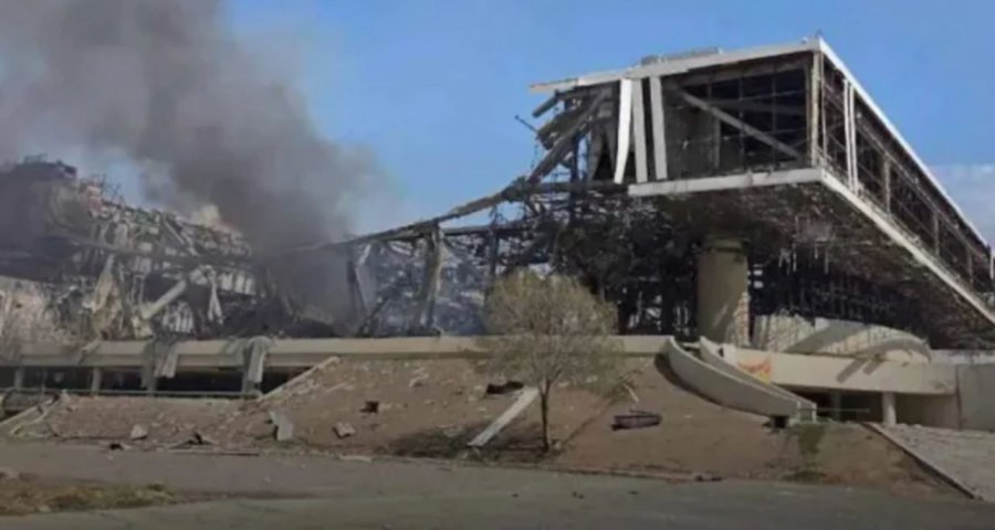 Raketë mbi stadiumin në Teheran  pamjet nga shkatërrimi tronditin rrjetin  video 