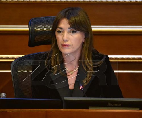 Haxhiu njofton deputetët për dekretin dhe lëndën e dërguar në Kushtetuese